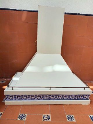 Campana extractora decorativa con azulejos