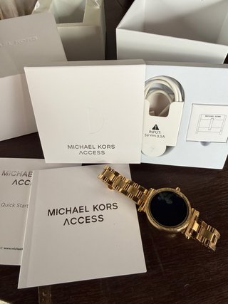 Reloj Michael Kors Access Dorado Mujer