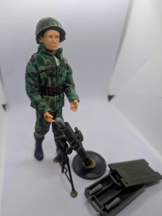 Madelman con mortero y munición