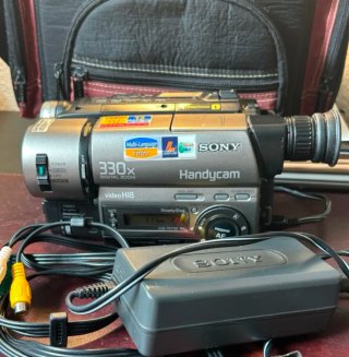 Videocámara Sony Handycam Hi8 CCD-TR713E PAL