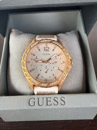 Reloj Guess Mujer Dorado y Blanco