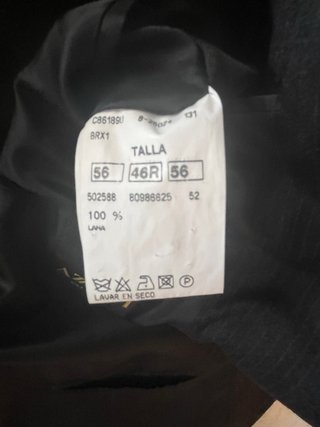 Traje de caballero azul marino a rayas nuevo