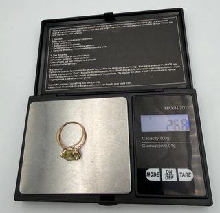 Anillo Oro 18k con Piedra Grande. 2.68 gr.