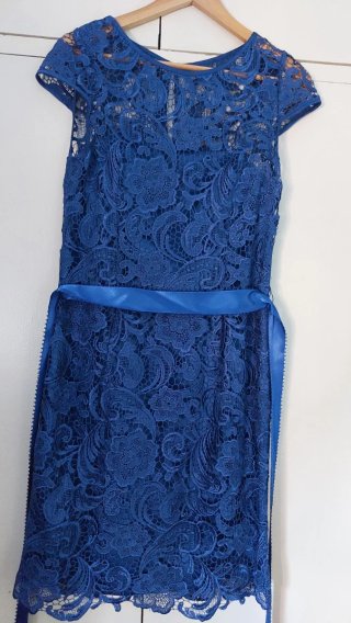 Vestido elegante azul encaje