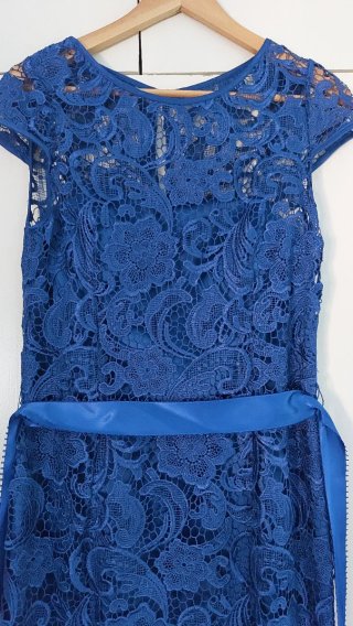 Vestido elegante azul encaje
