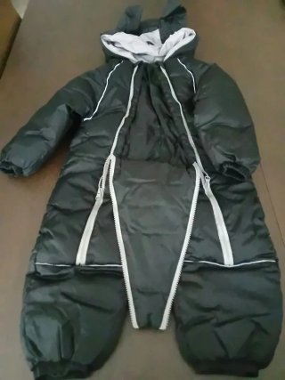 Buzo negro para nieve o frío