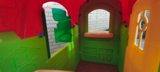 Casita Infantil FEBER Verde y Roja