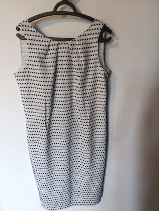 Vestido de lunares blanco y negro