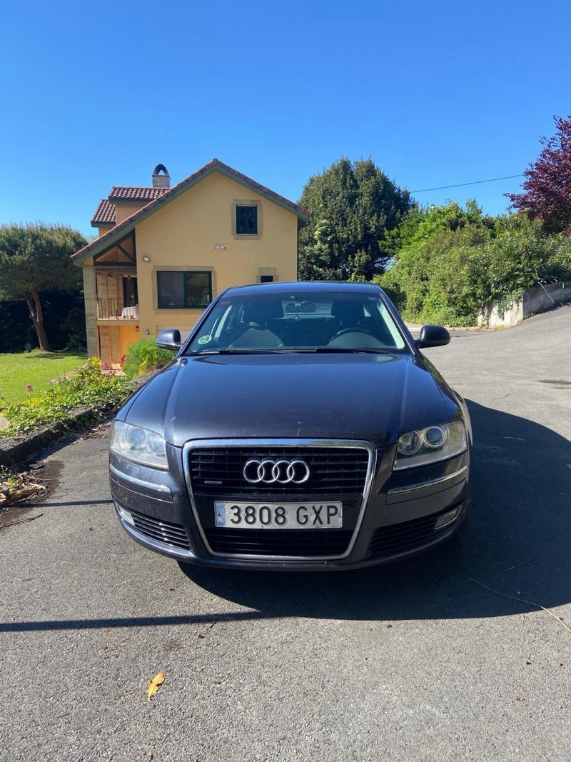 Audi A8 2008 - foto 1