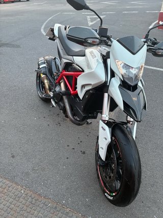 Ducati Hypermotard 821 - Muy cuidada