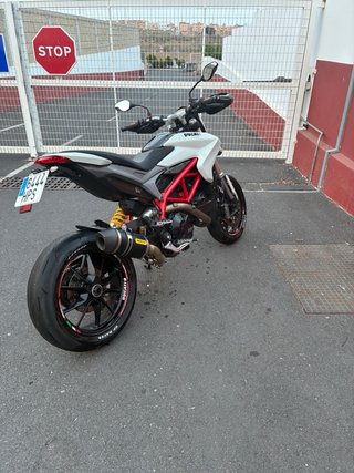 Ducati Hypermotard 821 - Muy cuidada