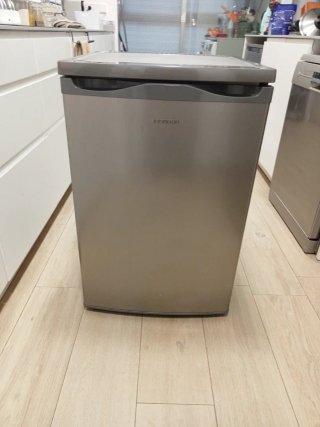 Congelador vertical bajo encimera