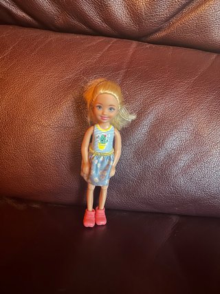Muñeca Barbie pequeña