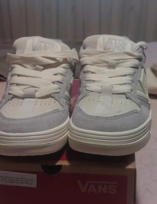 Zapatillas Vans Upland Beige/Azul pastel Talla 39.