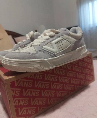 Zapatillas Vans Upland Beige/Azul pastel Talla 39.