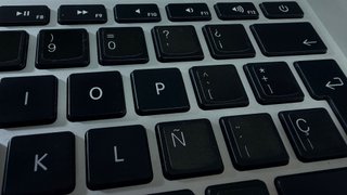 Carcasa inferior Macbook Pro A1466 con teclado