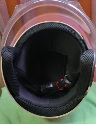 Casco rosa infantil con visera