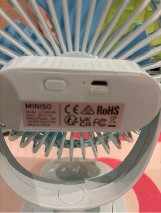 Ventilador de pinza azul claro