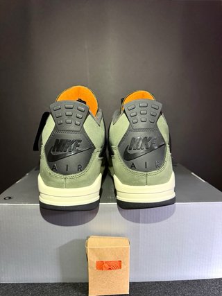 Nike Air Jordan 4 Retro Undefeated