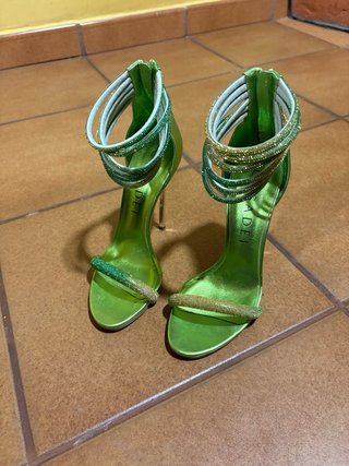 Tacones verdes y dorados Casadei