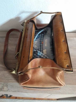Maletín médico vintage cuero marrón