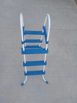 Nueva,Escalera de piscina