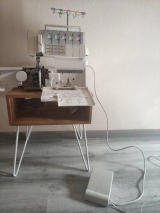 Máquina Pfaff Coverlock 4852