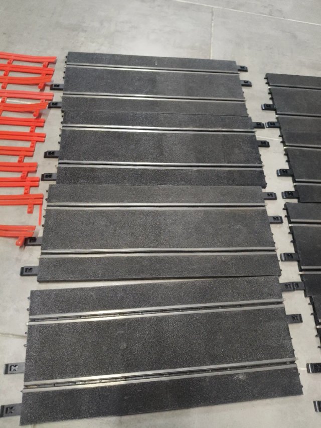 Pistas y vallas Scalextric reservado