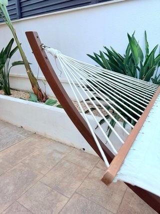 Hamaca de madera y tela beige. URGE VENDER!!