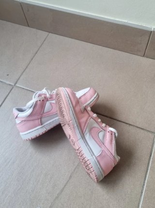 Zapatillas Nike Niña Rosa y Blanca