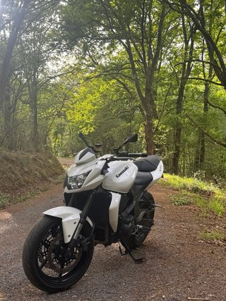 Kawasaki Z750 Blanca