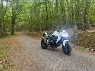 Kawasaki Z750 Blanca