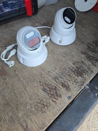 Cámaras de Vigilancia Blancas (2 unidades)