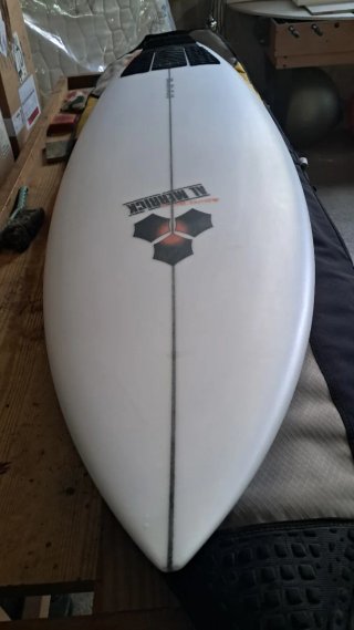 Tabla de surf blanca