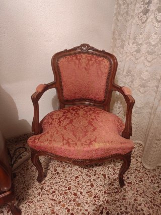 Butaca tapizada madera