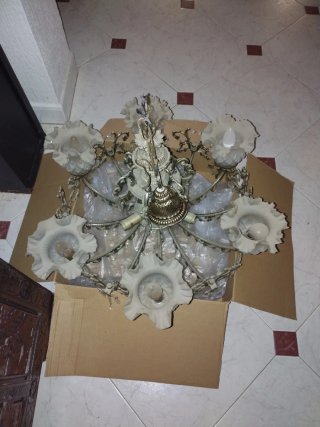 Lámpara de araña antigua dorada