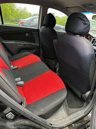 KIA Rio Distintivo B