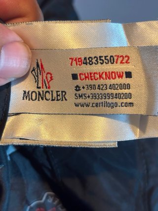 Chaleco Moncler Negro y Rojo