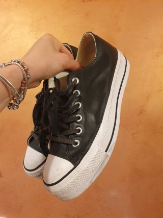 Converse platform sneakers nere