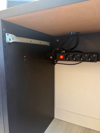 Escritorio IKEA MICKE negro/roble – 105 x 50 cm