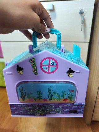 Casita maletin + llave + muñeca, ambos Barriguitas