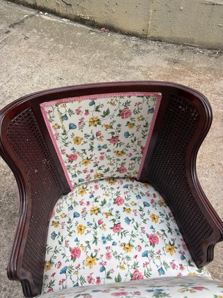 Sillón butaca tapizado floral