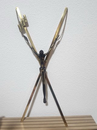 Cristo de bronce