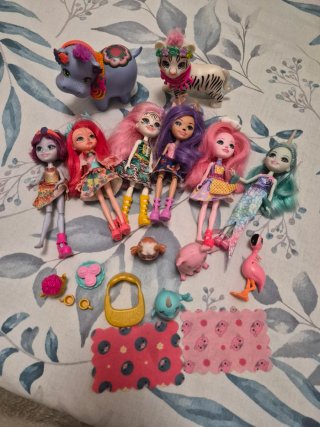 Casa Enchantimals con 6 muñecas y animales
