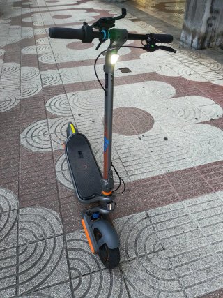 Patinete eléctrico solo 3 meses de uso nuevo factu