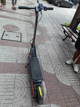 Patinete eléctrico solo 3 meses de uso nuevo factu