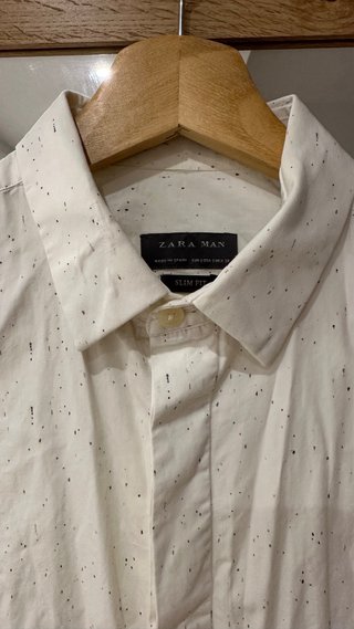 Camisa slim fit Zara color Hueso Puntos