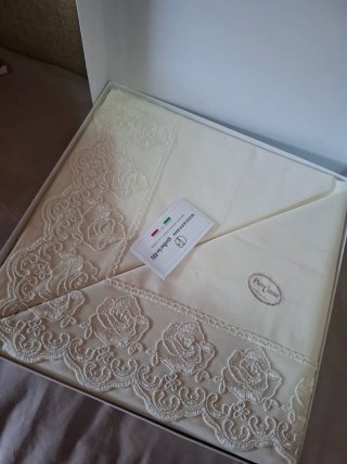 Biancheria da letto in pizzo da sposa