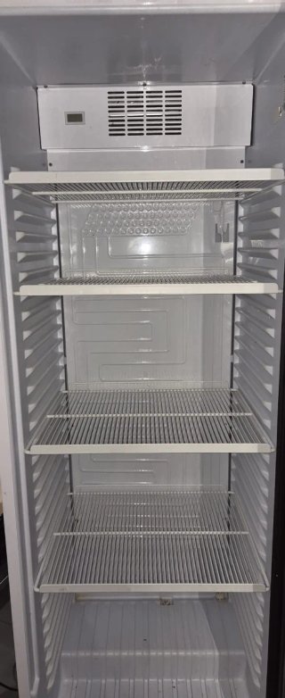 Refrigerador Exhibidor EUROFRED