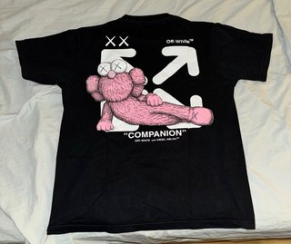 Camiseta Off-White Negra Talla M KAWS